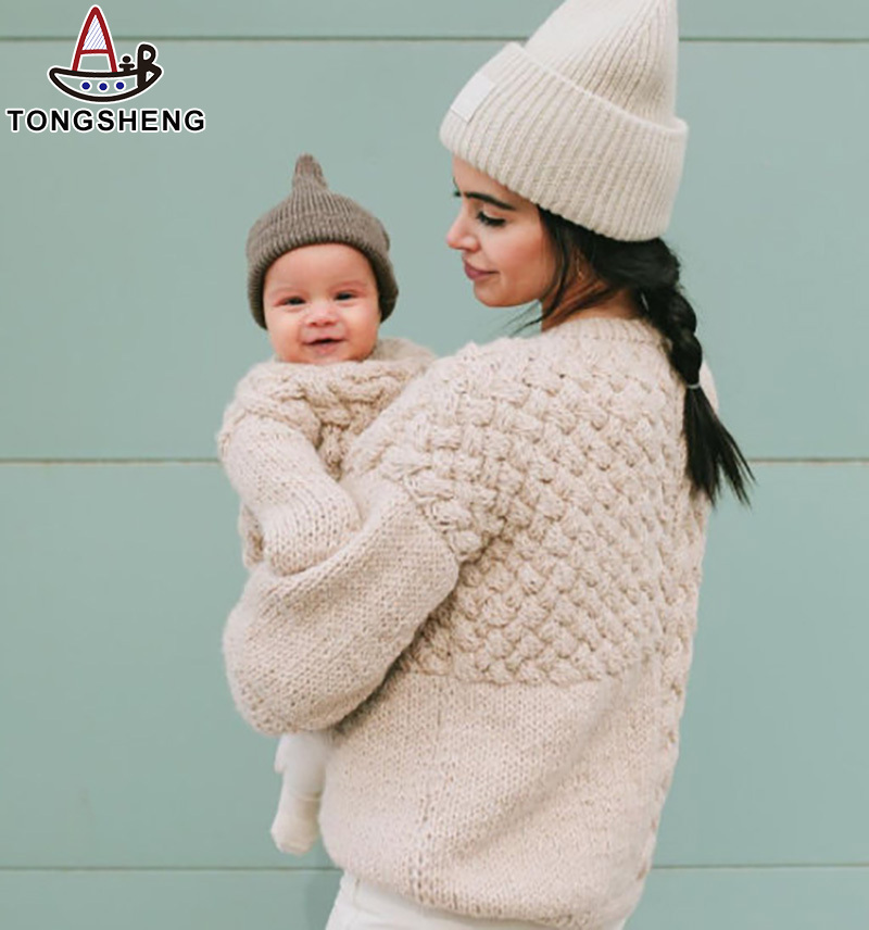 Parent-child sweaters that can be worn with children