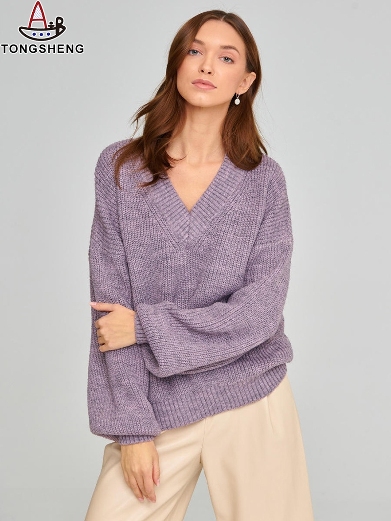 Wearing a lavender purple V-neck sweater looks very gentle