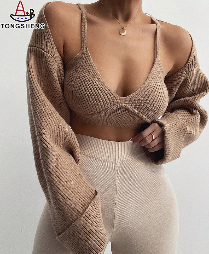 Brown knitted bodice can be worn with any outerwear