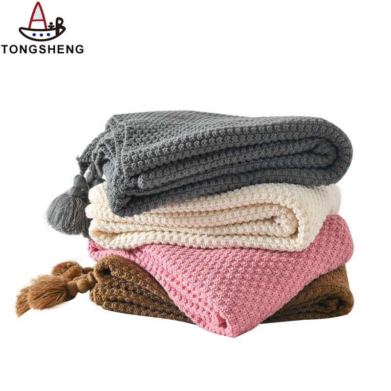 Cable Knit Blankets Available in a Variety of Colors