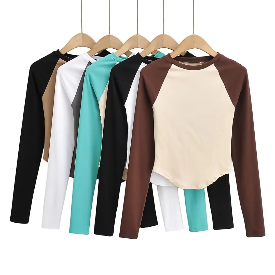 Contrasting color curved stitching bottoming shirt