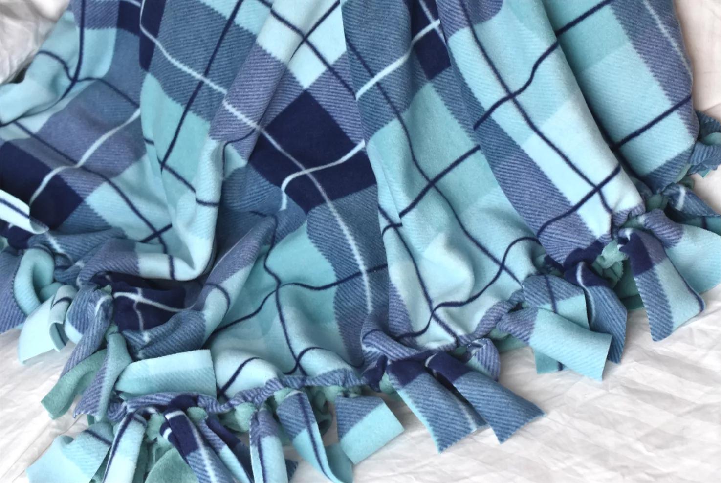 How To Make A Fleece Tie Blanket ?